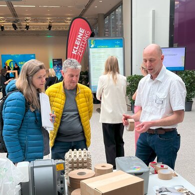 Messebesucher bei uns am Stand der Gründermesse in Graz  | © MVH